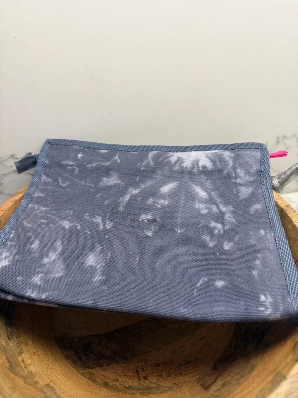 Barneys New York Men's Navy Tie-Dye Toiletry Pouch with Pink Tab